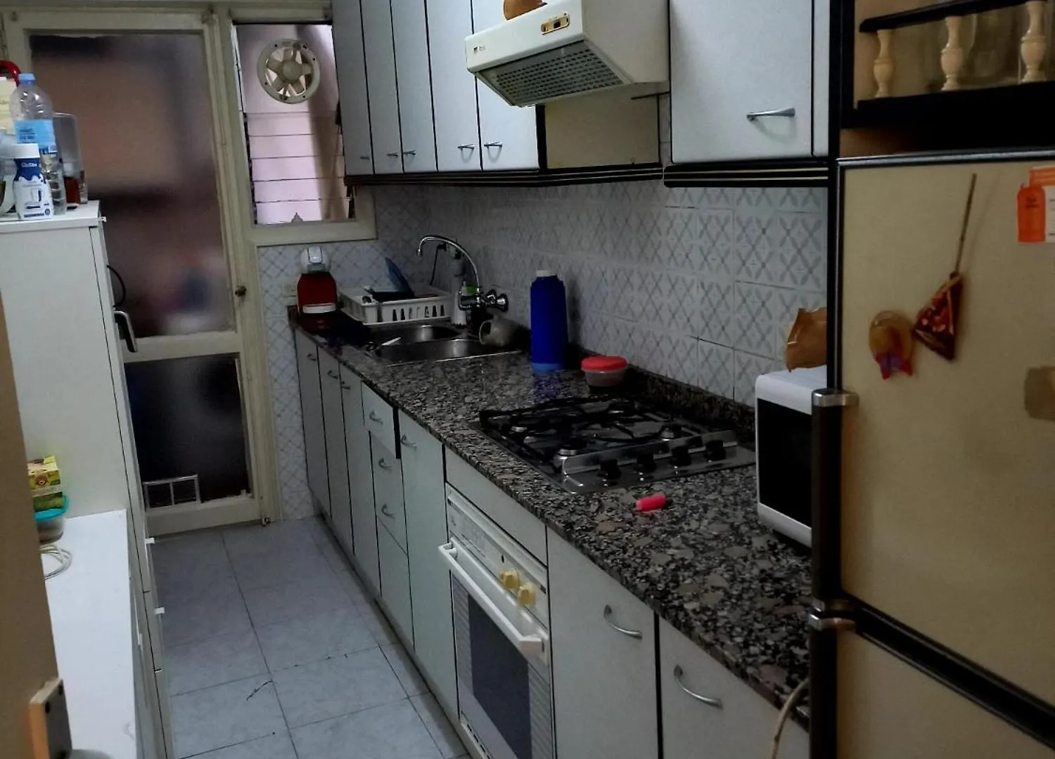 Апартаменты Piso Para Compartir Santa Coloma de Gramenet Проживание в семье