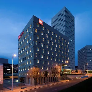Ibis Barcelona Santa Coloma Отель